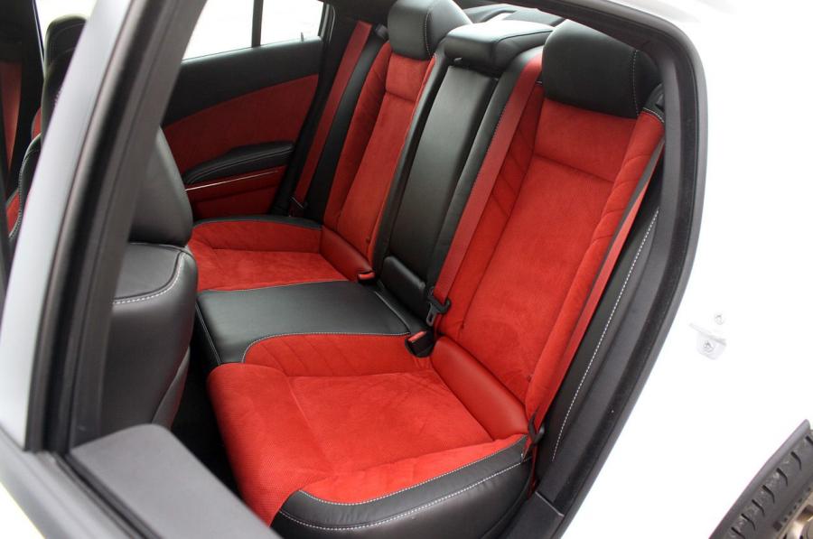Интерьер Dodge Charger SRT Hellcat 2015 года  (фото 101 из 111)